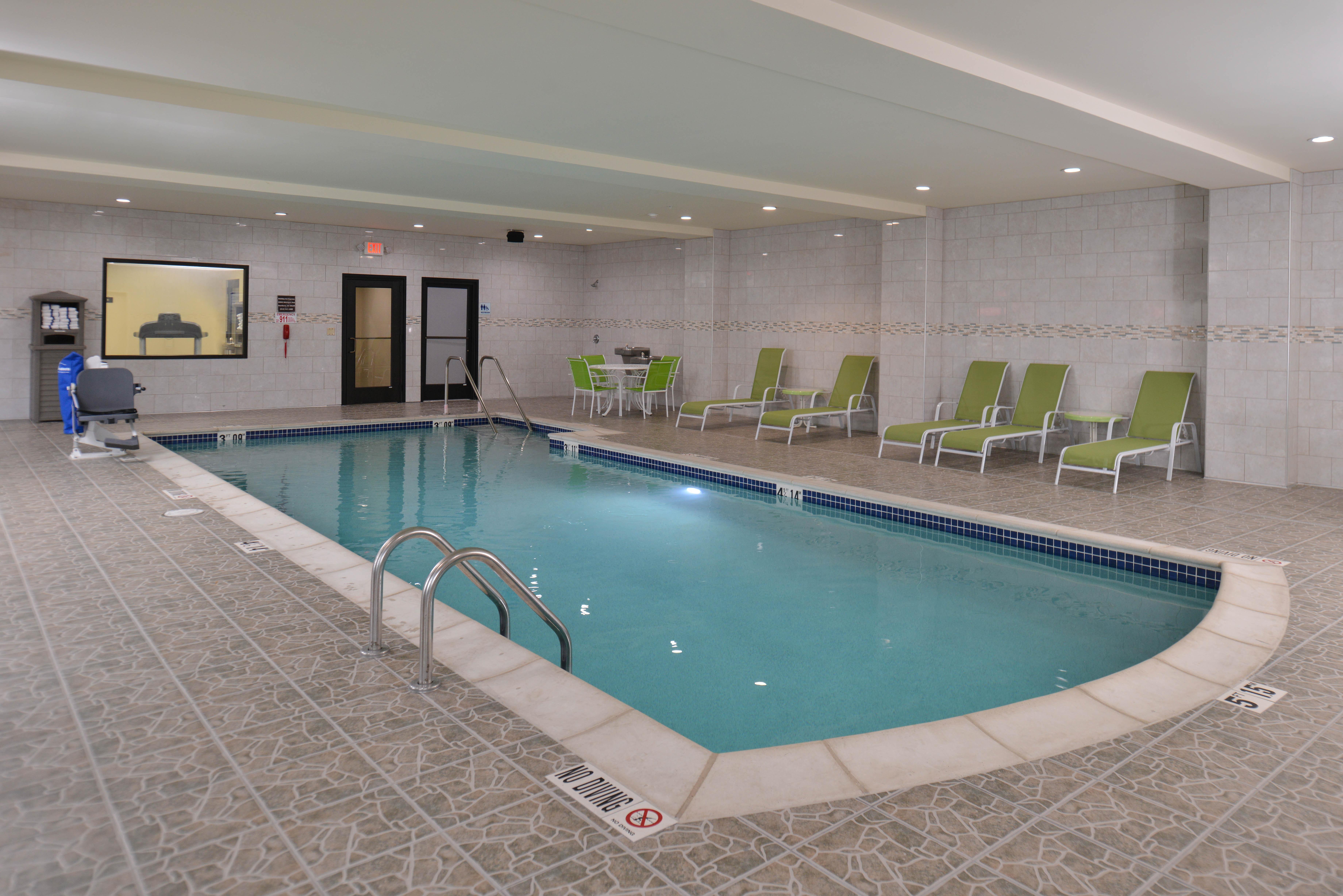 Holiday Inn Express & Suites Dearborn Sw - Detroit Area By Ihg Buitenkant foto